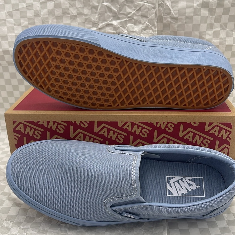 Vans Women’s Canvas Upper Classic Slip-On
Pastel Mono Dusty Blue
VN000CT5DSB - Picture 5 of 16